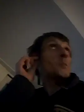 Snapshot of maciej chatting on September 2025 07:14:02 PM maciej online show from September 2025 07:14:02 PM