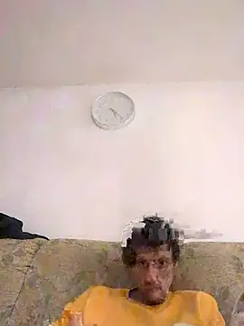 Snapshot of maciej chatting on September 2025 10:45:01 PM maciej online show from September 2025 10:45:01 PM