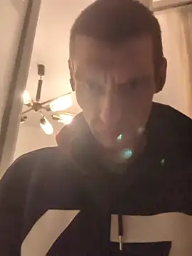 Snapshot of maciej chatting on December 2025 11:21:02 PM maciej online show from December 2025 11:21:02 PM