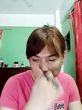 Snapshot of QueenSoreal chatting on September 2025 04:43:01 PM QueenSoreal online show from September 2025 04:43:01 PM