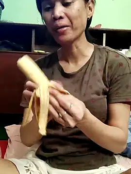 QueenSoreal online show from April 2026 09:39:01 PM
