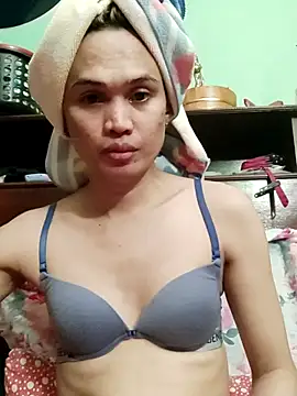 QueenSoreal online show from June 2026 01:42:01 PM