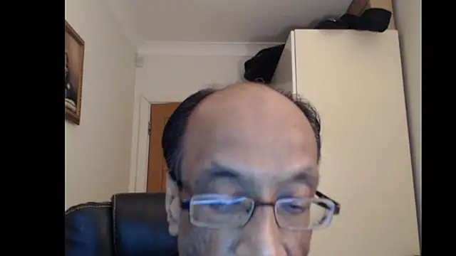 rauncher1 online show from June 2026 10:46:02 PM