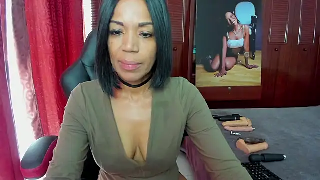 Snapshot of LUISSA_ chatting on January 2025 02:35:01 PM LUISSA online show from January 2025 02:35:01 PM