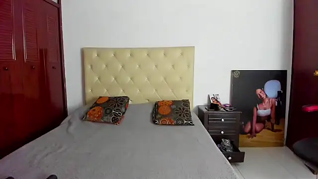 Snapshot of LUISSA_ chatting on February 2025 01:16:02 PM LUISSA online show from February 2025 01:16:02 PM