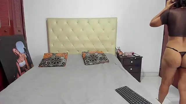 Snapshot of LUISSA_ chatting on November 2025 12:38:01 PM LUISSA online show from November 2025 12:38:01 PM