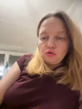 Susanel online show from December 2024 08:06:02 PM