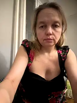 Susanel online show from December 2024 10:30:01 PM