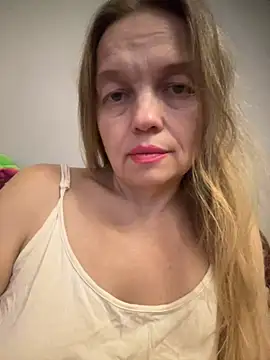 Susanel online show from September 2025 05:37:01 PM