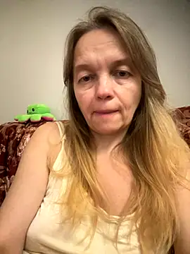 Susanel online show from September 2025 06:11:02 PM