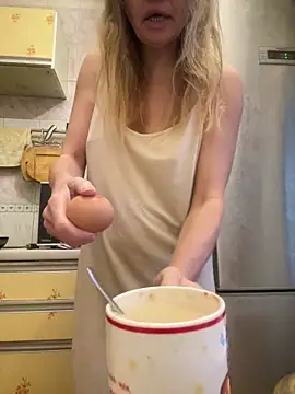 Susanel online show from November 2025 01:28:02 PM