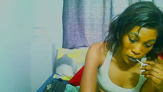 Snapshot of freaky_naughty chatting on October 2025 12:27:01 PM freaky naughty online show from October 2025 12:27:01 PM