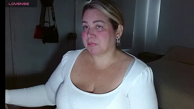 bella savati online show from October 2025 07:23:02 PM