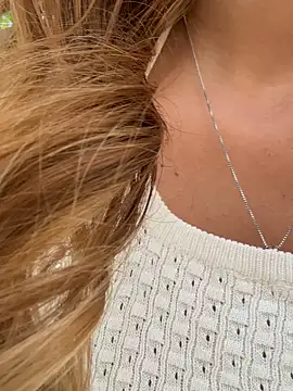 Snapshot of Brittanyrosexx chatting on October 2025 08:07:01 PM Brittanyrosexx online show from October 2025 08:07:01 PM