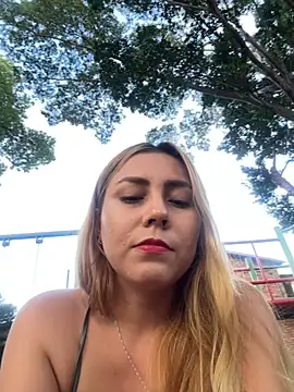 Snapshot of Brittanyrosexx chatting on October 2025 09:37:01 PM Brittanyrosexx online show from October 2025 09:37:01 PM