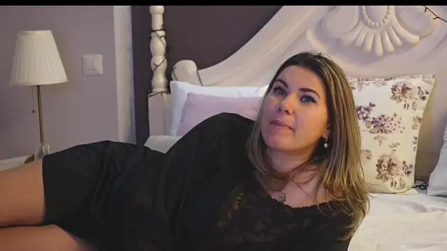 Snapshot of FeliciaKrige chatting on January 2025 02:04:02 AM FeliciaKrige online show from January 2025 02:04:02 AM
