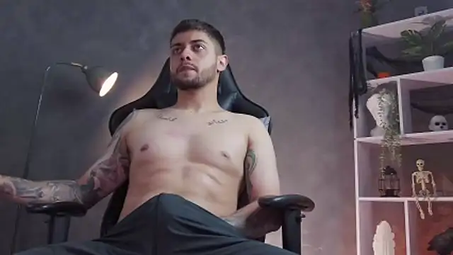 alessandro duty online show from October 2025 11:53:01 PM