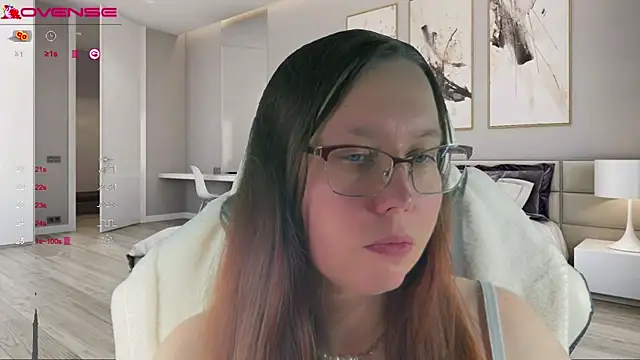 Victoria Romans online show from October 2025 07:45:01 PM