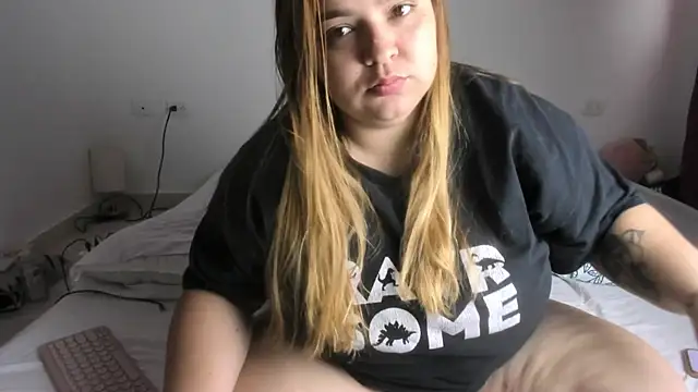 Blondylicious online show from October 2025 12:18:02 PM