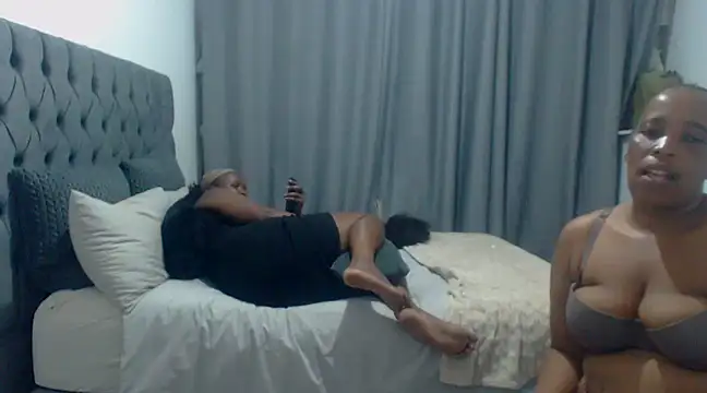 Samantha69x online show from March 2025 06:01:01 PM