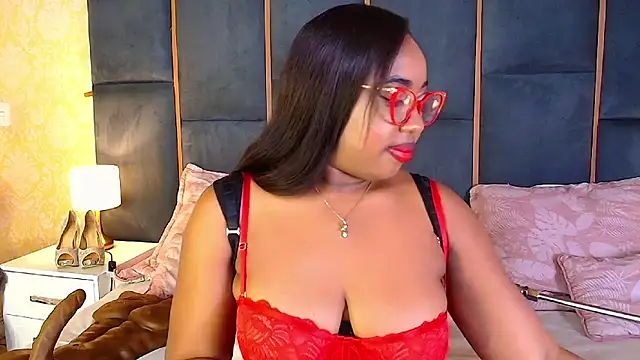 Snapshot of CaseyMoon chatting on November 2025 12:51:02 PM CaseyMoon online show from November 2025 12:51:02 PM