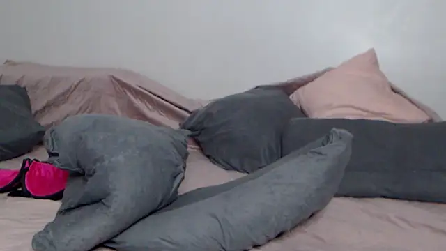 Cheresse online show from January 2025 08:31:02 PM