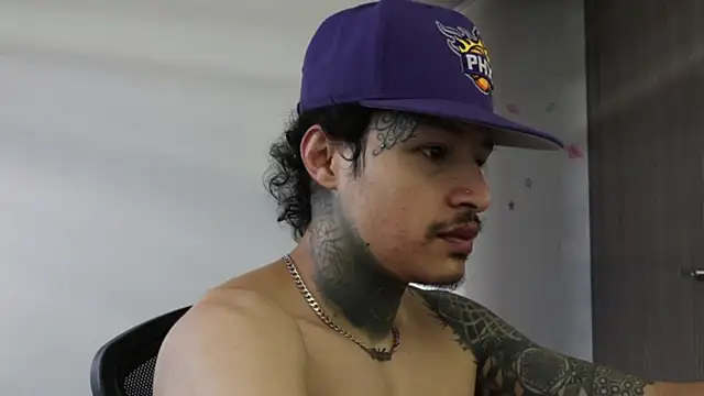 Snapshot of trieone chatting on September 2025 05:16:01 PM trieone online show from September 2025 05:16:01 PM