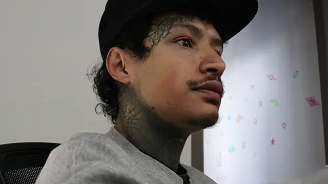 Snapshot of trieone chatting on October 2025 12:05:02 PM trieone online show from October 2025 12:05:02 PM