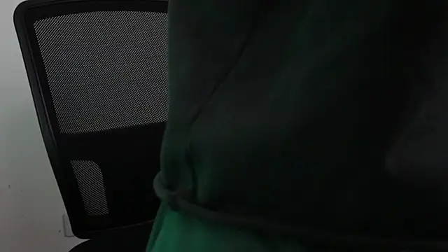 Snapshot of trieone chatting on December 2025 10:35:02 AM trieone online show from December 2025 10:35:02 AM