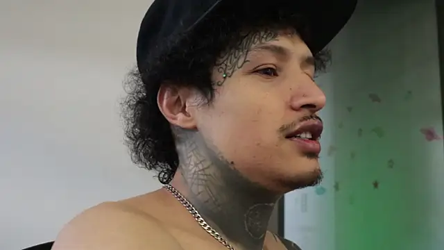 Snapshot of trieone chatting on December 2025 08:13:02 PM trieone online show from December 2025 08:13:02 PM