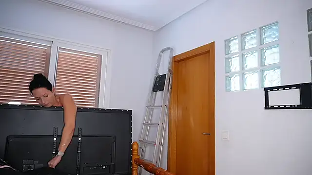 Viola Beck online show from February 2025 12:40:01 PM