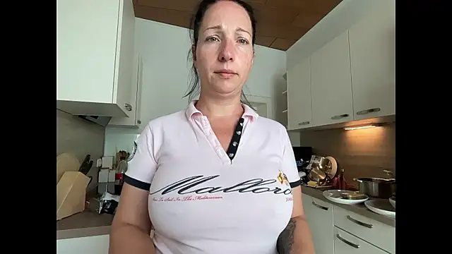 Viola Beck online show from June 2026 08:30:02 AM
