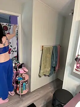 Snapshot of lolabunny9 chatting on December 2025 04:56:01 PM lolabunny9 online show from December 2025 04:56:01 PM