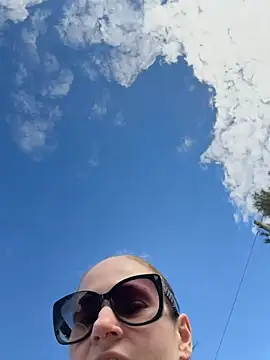 Snapshot of lolabunny9 chatting on February 2026 07:06:01 PM lolabunny9 online show from February 2026 07:06:01 PM