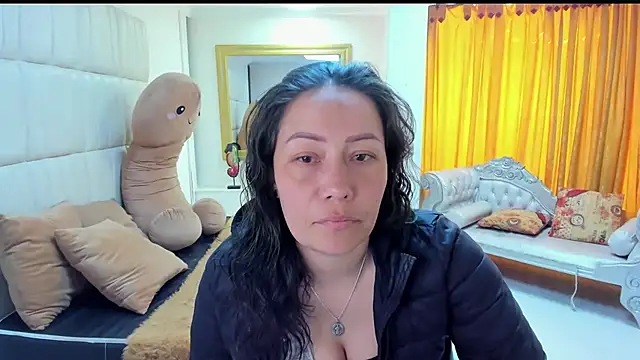 Snapshot of gaby_trent chatting on December 2024 02:39:02 PM gaby trent online show from December 2024 02:39:02 PM