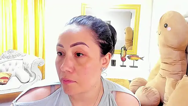Snapshot of gaby_trent chatting on December 2024 03:31:01 PM gaby trent online show from December 2024 03:31:01 PM