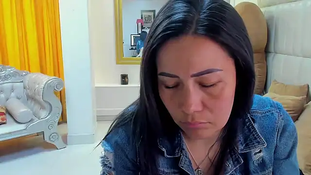 Snapshot of gaby_trent chatting on January 2025 03:31:02 PM gaby trent online show from January 2025 03:31:02 PM