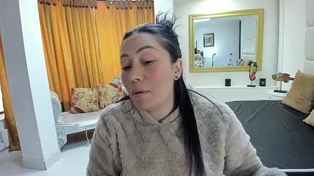 Snapshot of gaby_trent chatting on September 2025 02:21:01 PM gaby trent online show from September 2025 02:21:01 PM