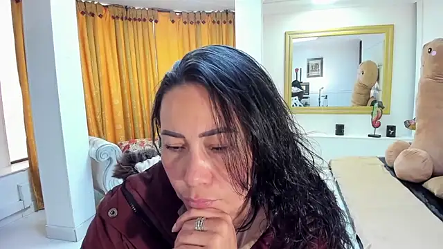 Snapshot of gaby_trent chatting on October 2025 02:12:02 PM gaby trent online show from October 2025 02:12:02 PM