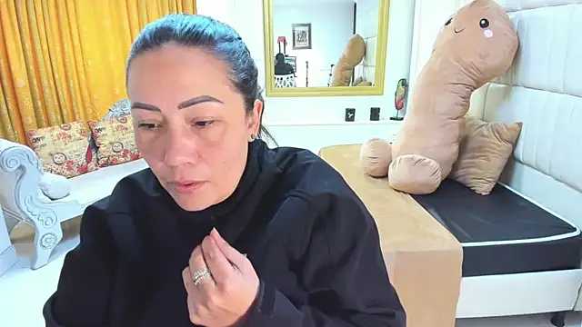 Snapshot of gaby_trent chatting on October 2025 02:03:02 PM gaby trent online show from October 2025 02:03:02 PM