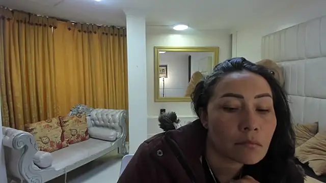 Snapshot of gaby_trent chatting on October 2025 01:56:01 PM gaby trent online show from October 2025 01:56:01 PM