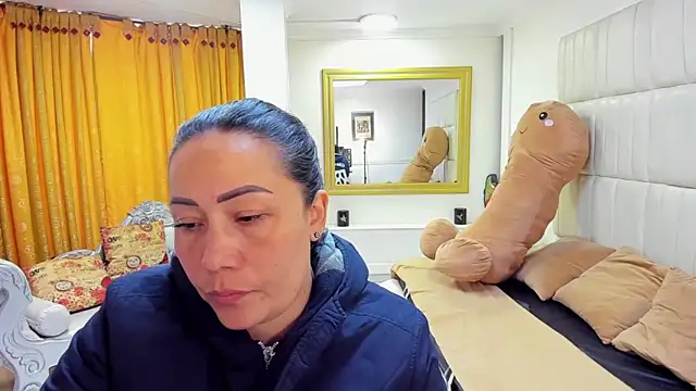 Snapshot of gaby_trent chatting on October 2025 02:08:01 PM gaby trent online show from October 2025 02:08:01 PM