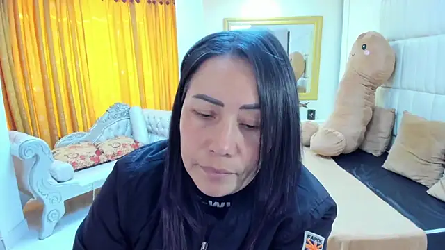 Snapshot of gaby_trent chatting on October 2025 02:16:01 PM gaby trent online show from October 2025 02:16:01 PM