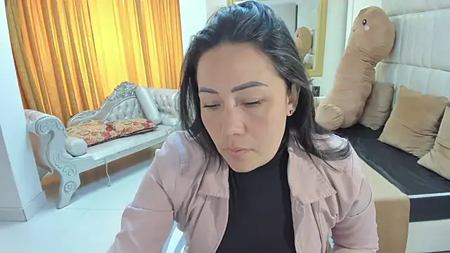 Snapshot of gaby_trent chatting on October 2025 01:51:02 PM gaby trent online show from October 2025 01:51:02 PM