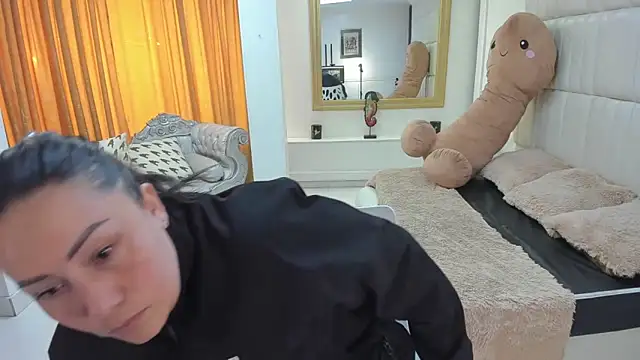 gaby trent online show from November 2025 01:32:02 PM