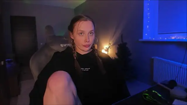 Snapshot of Rachel_Ro chatting on December 2024 02:10:02 AM Rachel Ro online show from December 2024 02:10:02 AM