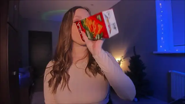 Snapshot of Rachel_Ro chatting on December 2024 01:18:01 AM Rachel Ro online show from December 2024 01:18:01 AM