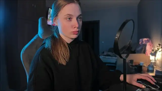 Snapshot of Rachel_Ro chatting on January 2025 07:57:01 AM Rachel Ro online show from January 2025 07:57:01 AM