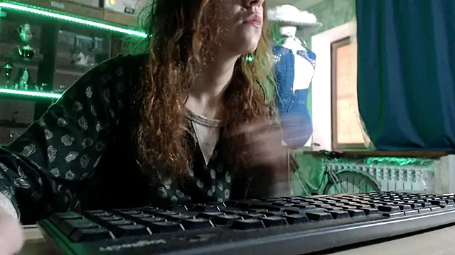Snapshot of pa1e_pr1ncess chatting on May 2026 06:08:01 AM pa1e pr1ncess online show from May 2026 06:08:01 AM
