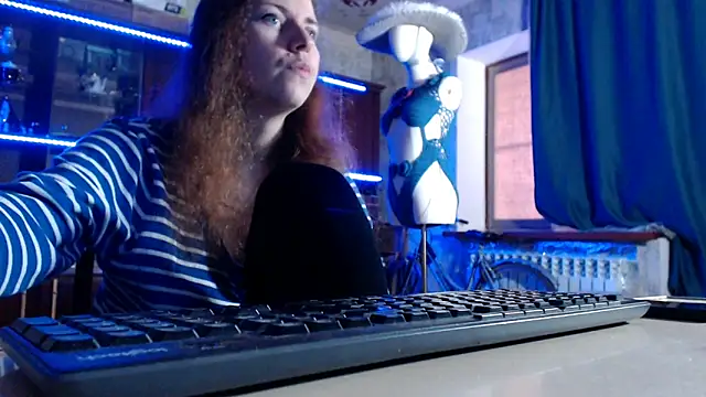 Snapshot of pa1e_pr1ncess chatting on May 2026 06:43:02 AM pa1e pr1ncess online show from May 2026 06:43:02 AM